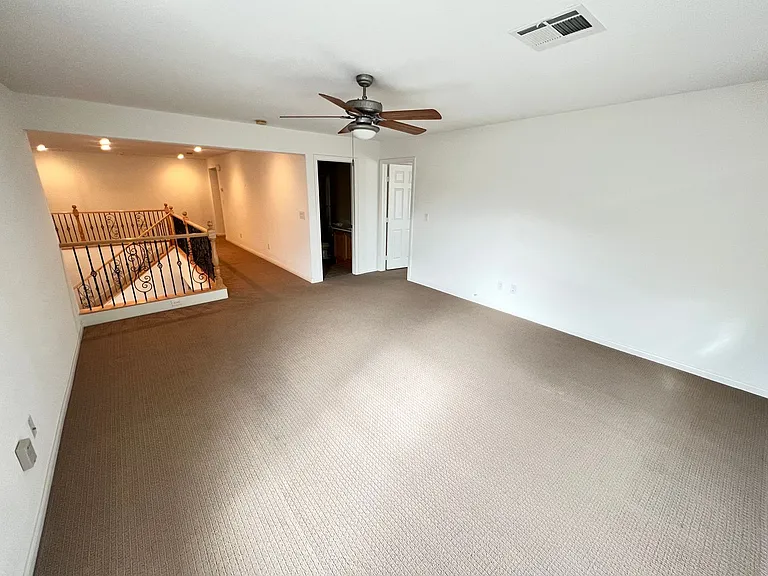 742 Canary Wharf Dr — Photo 24
