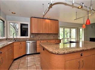 9595 Fitzwater Rd, Brecksville, OH 44141