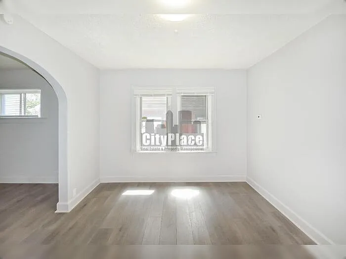 1465 W 34th St — Photo 10
