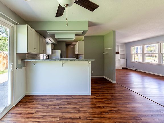3rd image of 106 Tulgeywood Ln