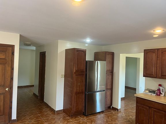 3rd image of 321 Quarry Rd