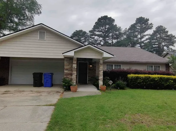 399 Admiral Dr, Fayetteville, NC 28303