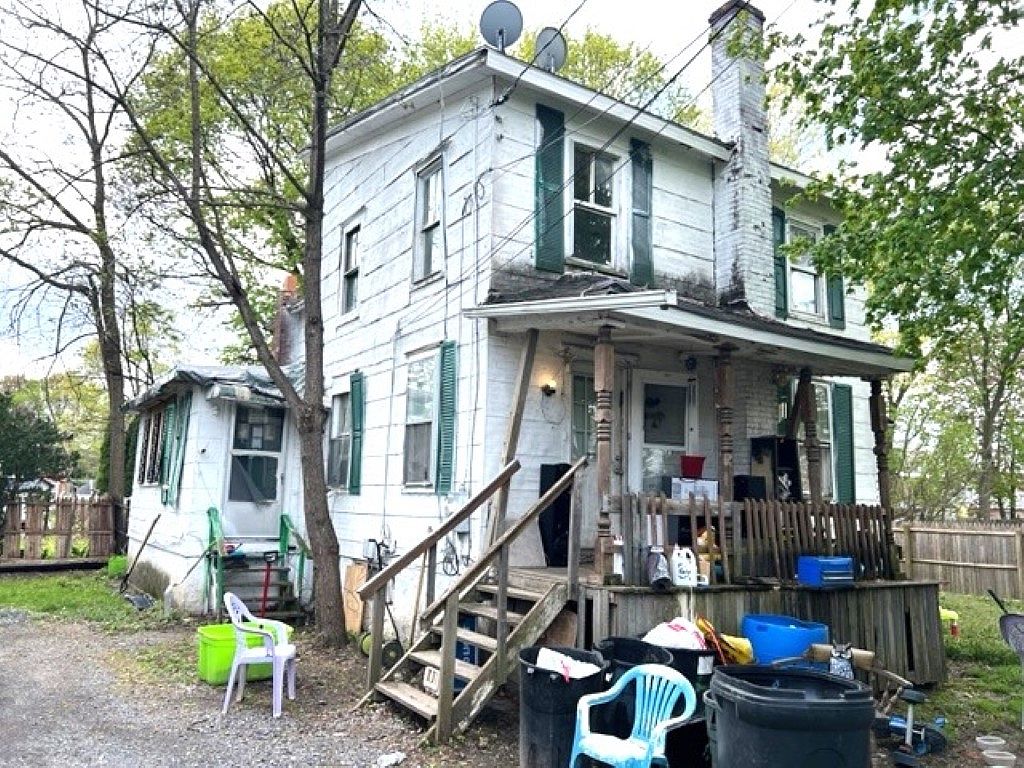 64 Perrine St, Auburn, NY 13021 Zillow
