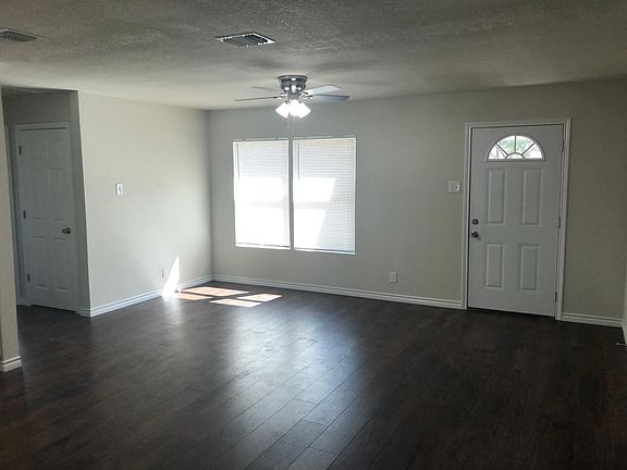 3rd image of 419 Crane Ave