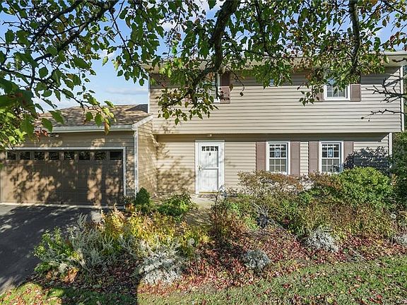 2nd image of 5 Hilltop Ln