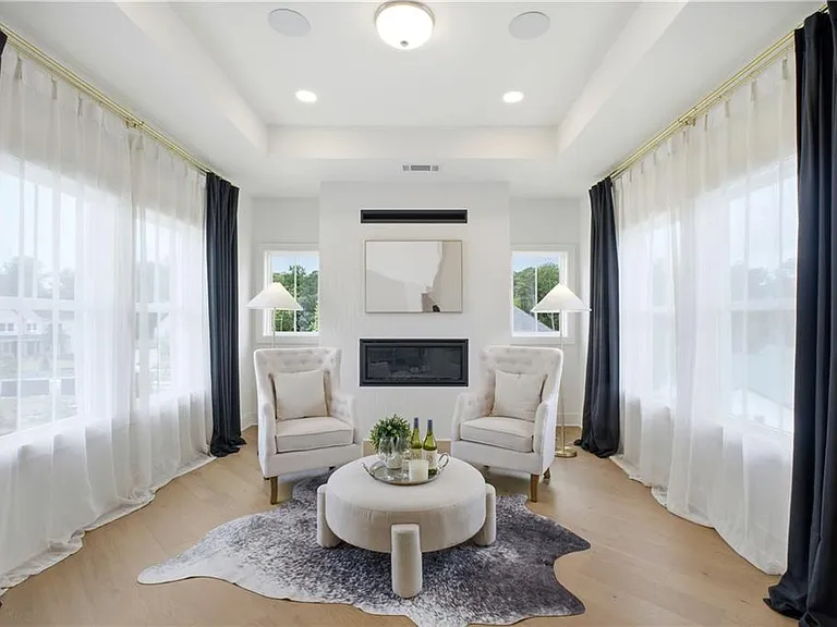 4510 Hawthorn Cir — Photo 34