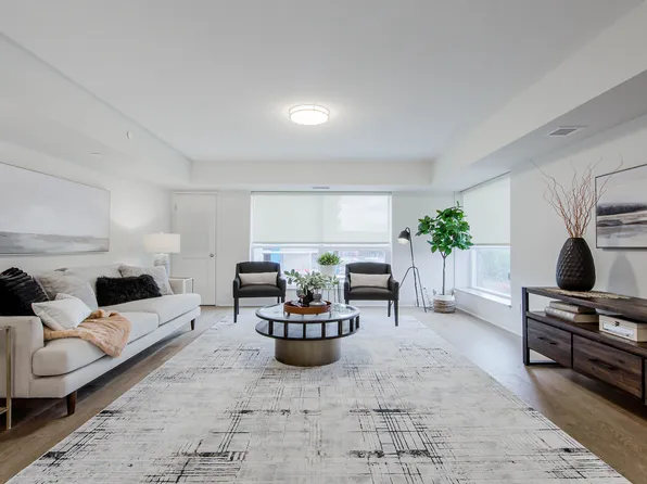 32 Towering Heights Blvd, Saint Catharines, ON L2T 3G9