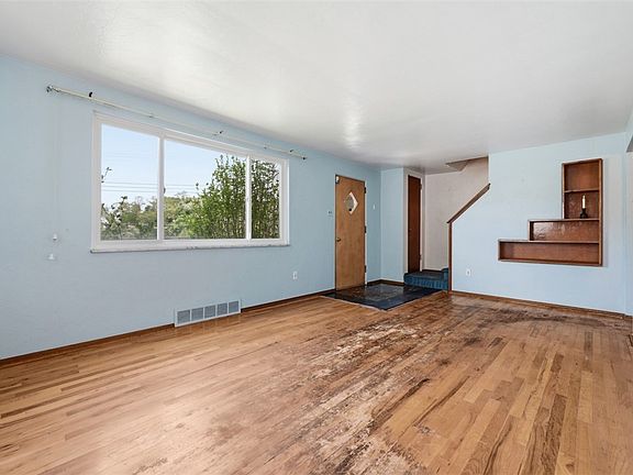 5th image of 328 Ruthwood Ave