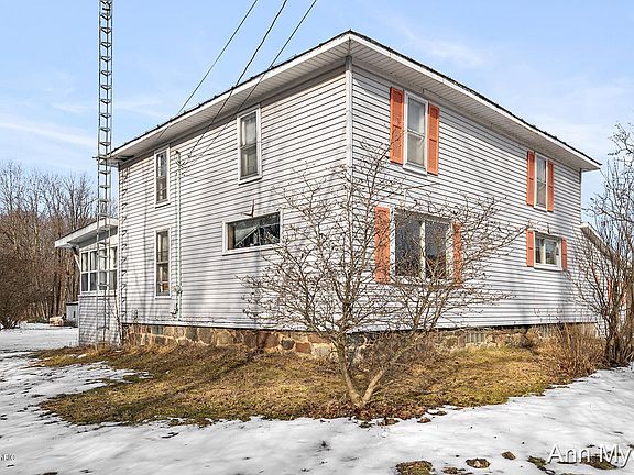 3rd image of 14511 Algoma Ave NE