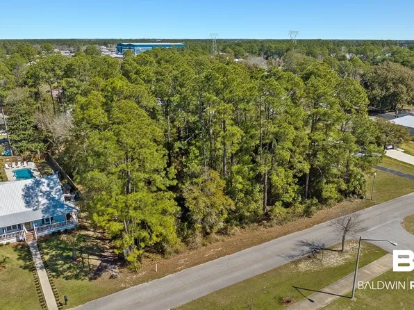 384 W 22nd Ave, Gulf Shores, AL 36542