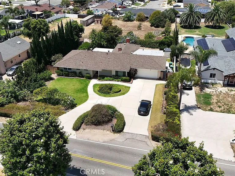 2680 N Canal St — Photo 4