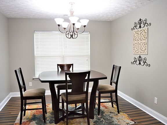 4th image of 3 Woodchase Ct