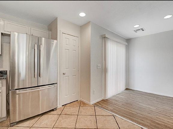5th image of 7853 Windhamridge Dr