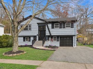 170 Reeve Ave, Bloomingdale, NJ 07403