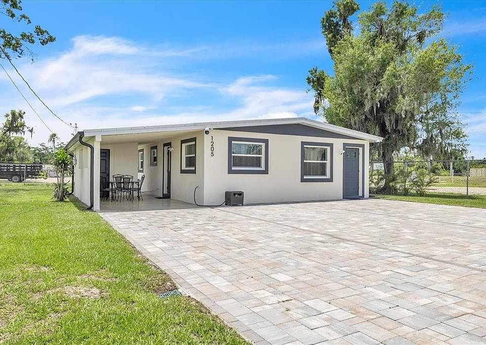 1st image of 1205 SW Hibiscus Dr