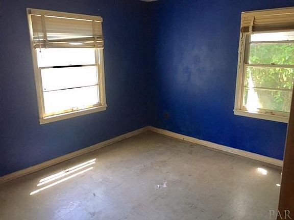 5th image of 3115 N 6th Ave