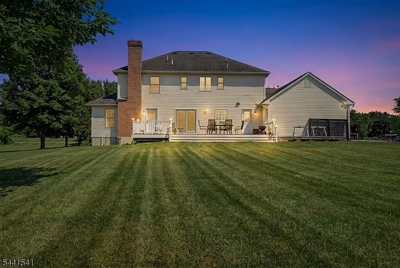 4 bed, 2.5 bath, $4,500 — Photo 4