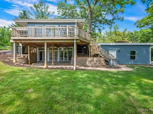 368 Holiday Dr, Somonauk, IL 60552