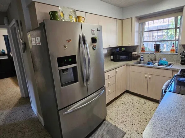 835 W 74th St #835, Hialeah, FL 33014