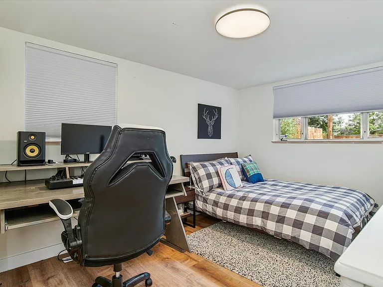30 Fairfax St — Photo 14