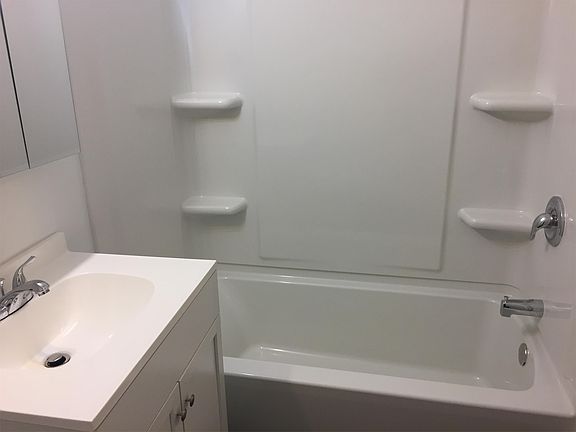 5th image of 1383 W 114th St APT 105