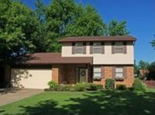 57 Village Dr, Swansea, IL