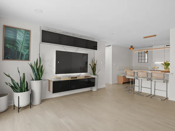 6700 S Brainard Ave APT 118, Countryside, IL 60525