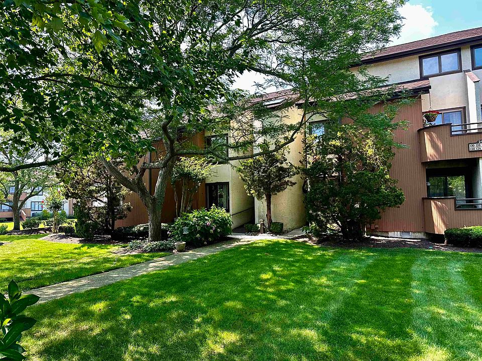 1st image of 128 Reef Dr #108