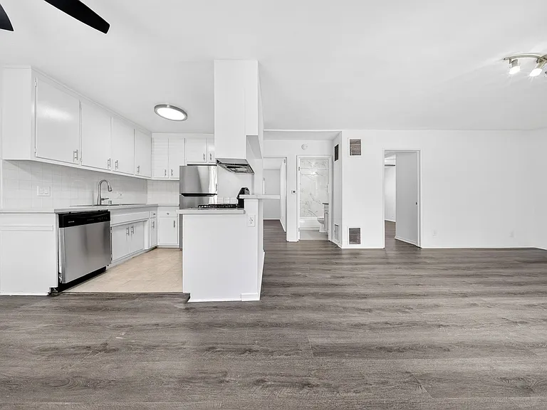 15114 Dickens St. — Photo 1