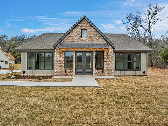 2nd image of 127 Canyon Ridge Dr