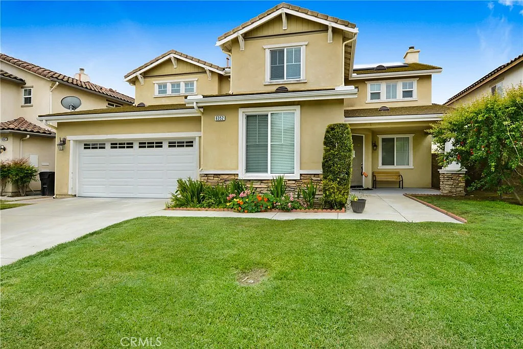 5 bed, 3.5 bath, 3543 sqft, $4,400 — Photo 1