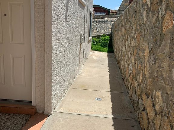 3rd image of 2200 King James Pl