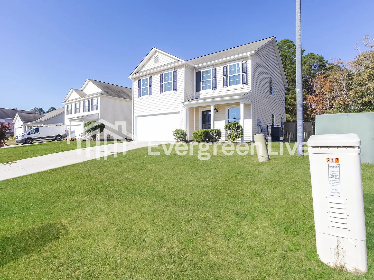 4 bed, 2.5 bath, 1930 sqft, $1,710 — Photo 2