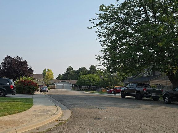 4th image of 4437 N Creswell Pl
