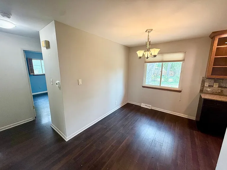 3126 W 5th St — Photo 11