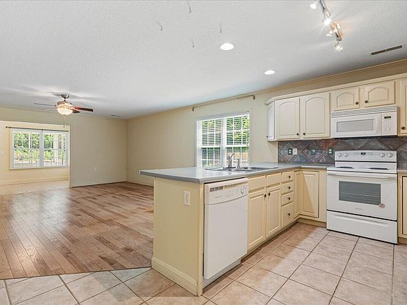 5th image of 159 Morning Pointe Ln