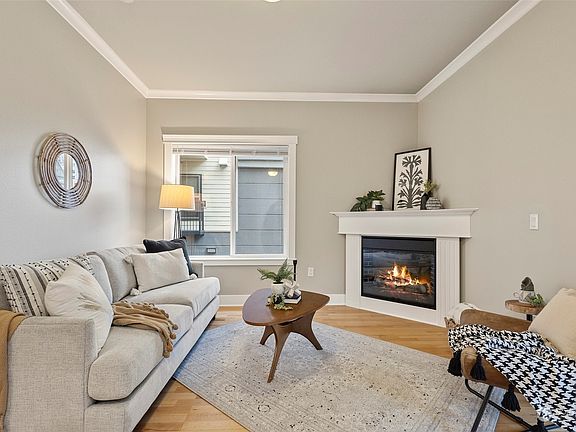 4th image of 1015 Railroad Avenue #219
