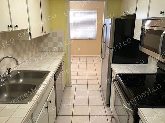 2nd image of 3405 Oak Trail Ct