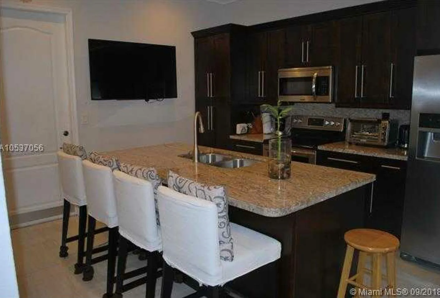 2 bed, 1620 sqft, $2,600 — Photo 4