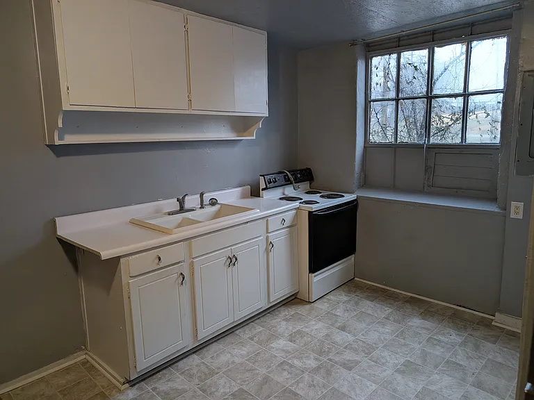 157 N Fieldcrest Rd #1 — Photo 8