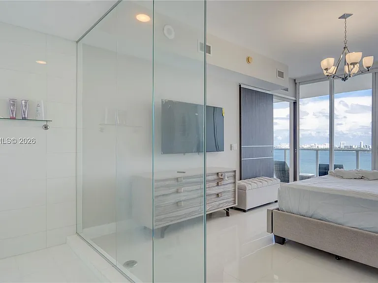 2020 N Bayshore Dr #1905 — Photo 45