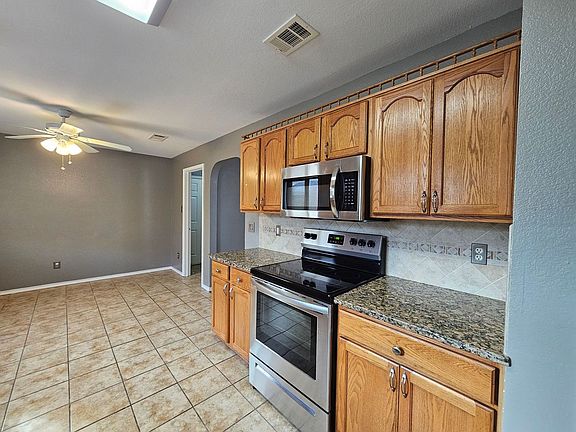 5th image of 2109 Schottische Ln