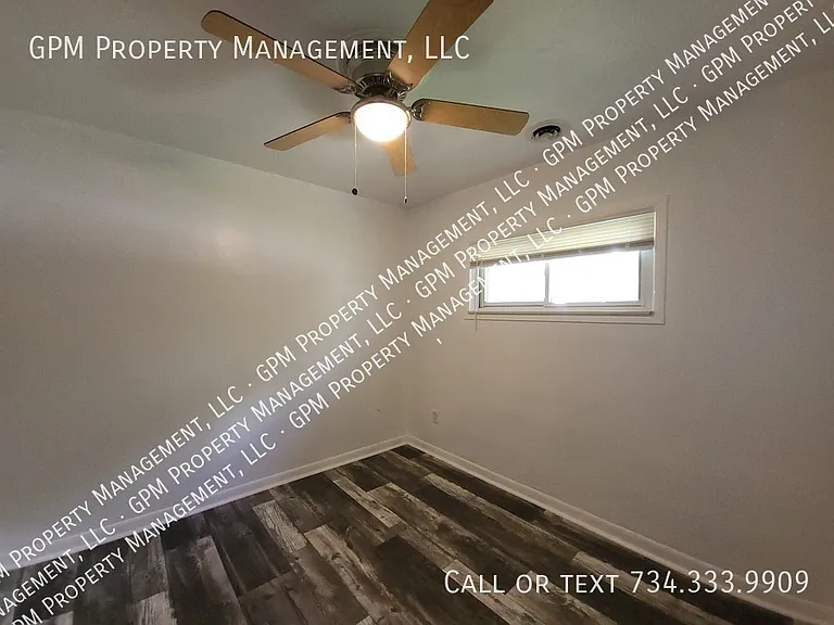 11764 Syracuse St — Photo 5