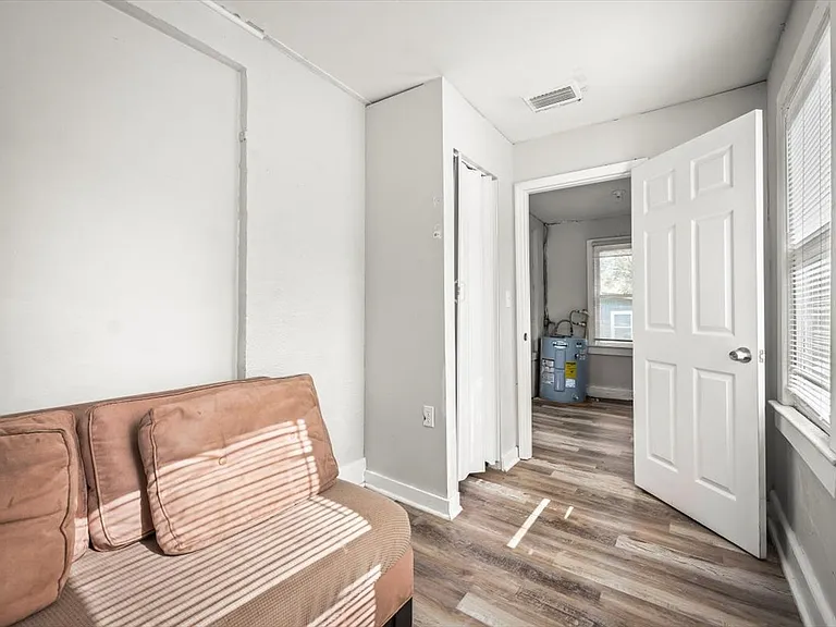 256 Vernis Ave — Photo 20