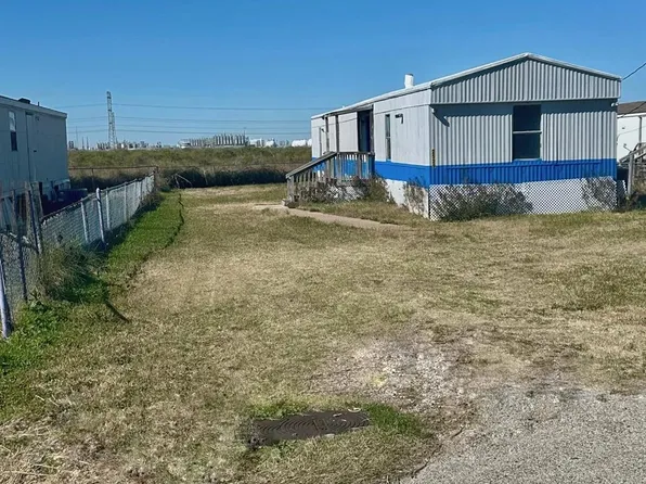 2529 McDonald Rd, Oyster Creek, TX 77541