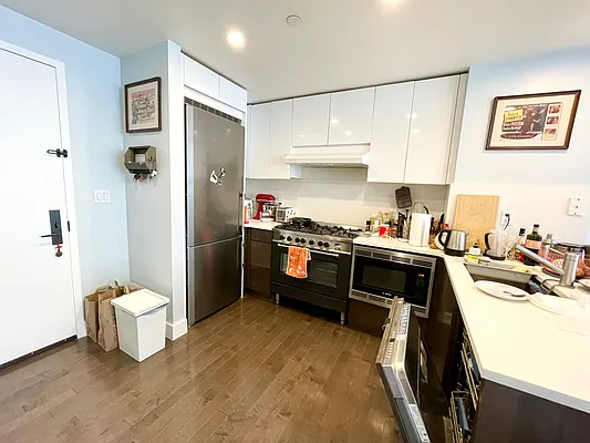 Rented by ZEMU REALTY | media 18