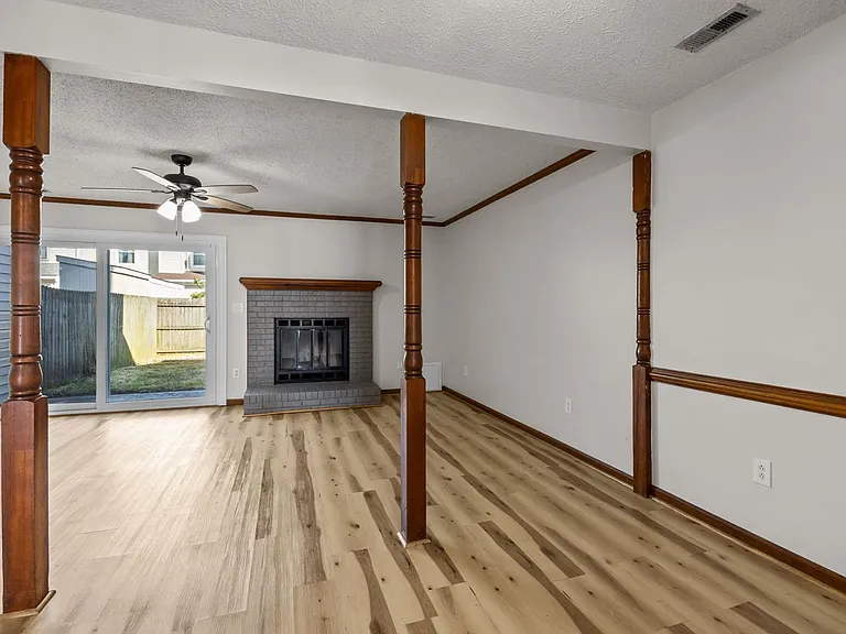 807 Foxmoore Ct — Photo 6
