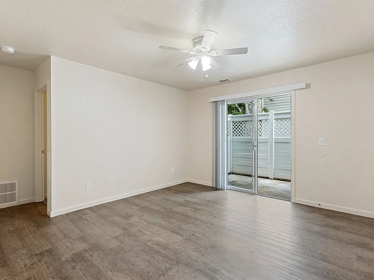 Executive or Custom Remodel Living Room (Cedar/Redwood)