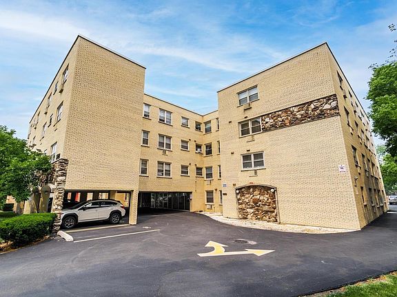 2nd image of 5220 Oakton St APT 303