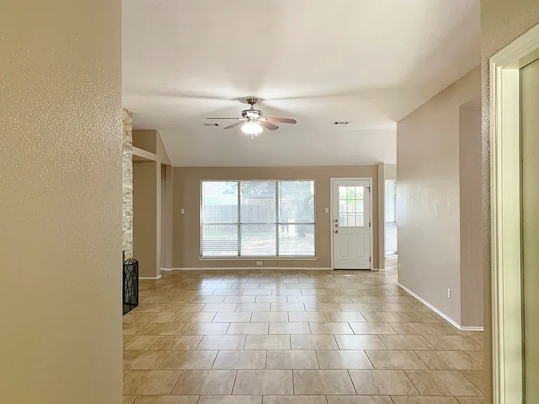 209 N Blue Rdg — Photo 2